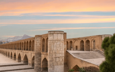 راهنمای کامل سفر به اصفهان با ماشین: کجا بریم، چی بخوریم، کجا بمونیم؟
